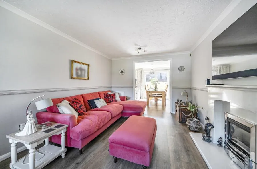 Juliet Gardens, Warfield, RG42, photo 3