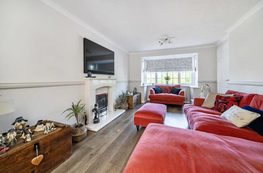 Juliet Gardens, Warfield, RG42, photo 2