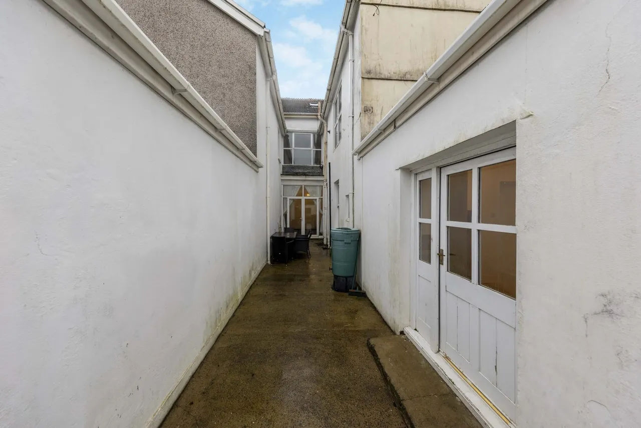 New Road, Llanelli, SA15, photo 30
