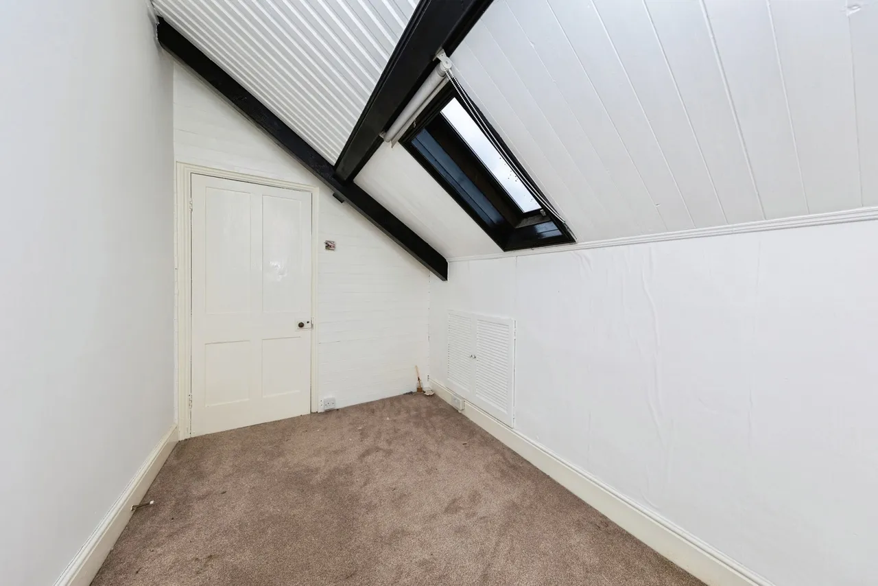 New Road, Llanelli, SA15, photo 26