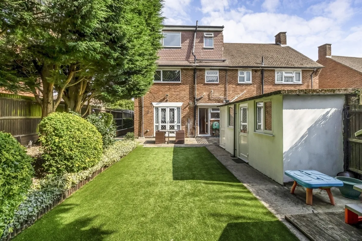 Binyon Crescent Stanmore HA7, photo 8