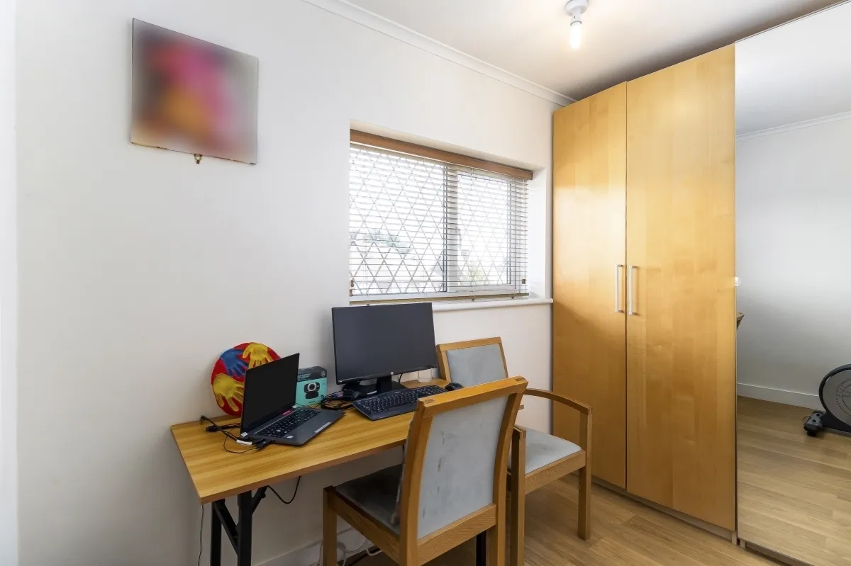 Binyon Crescent Stanmore HA7, photo 11
