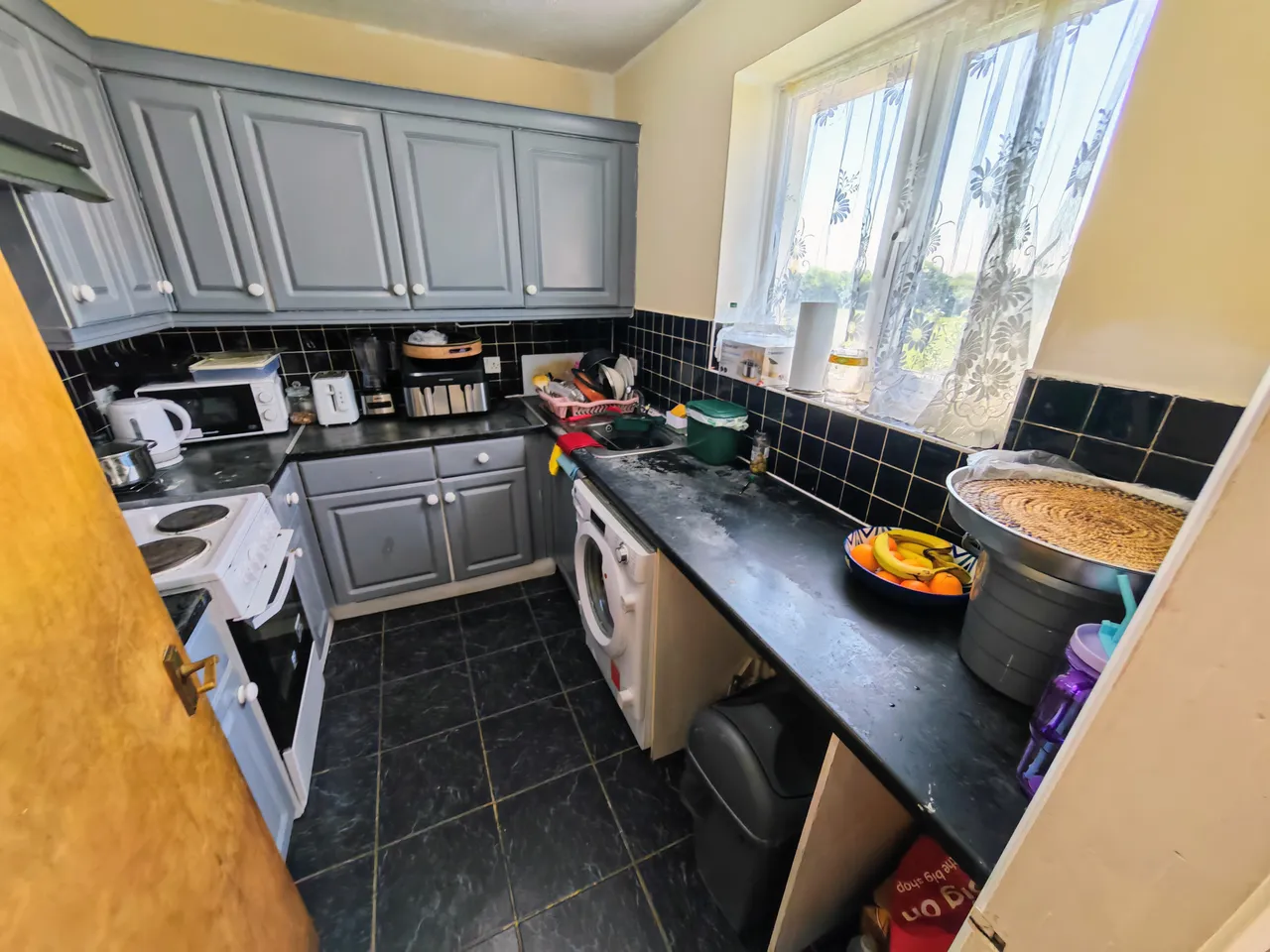 Frensham Close, Southall, UB1, photo 4