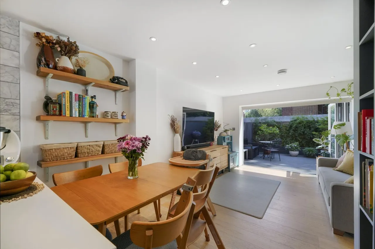 3 bed house for sale, President Drive, London, E1W