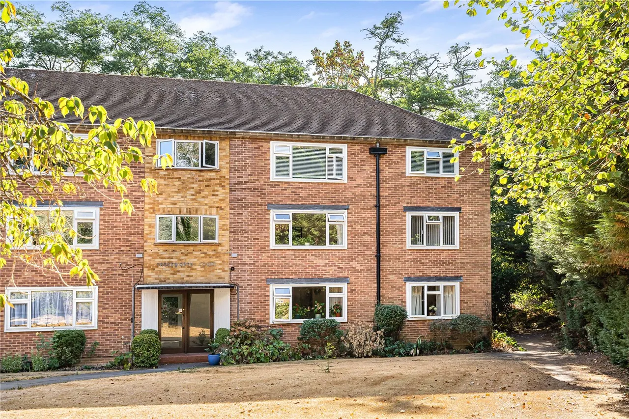 Trotsworth Court, Virginia Water, GU25, photo 14