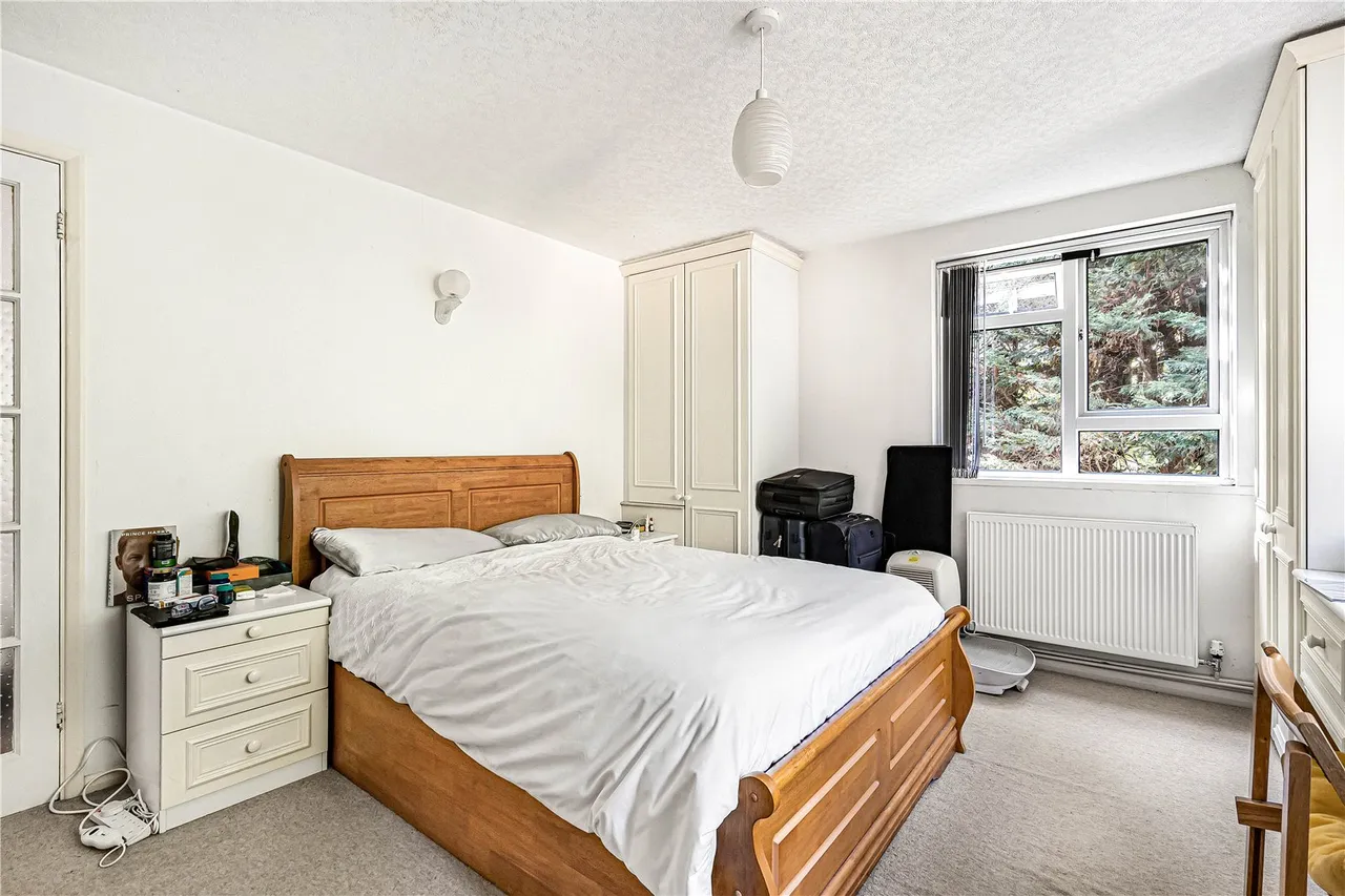 Trotsworth Court, Virginia Water, GU25, photo 4