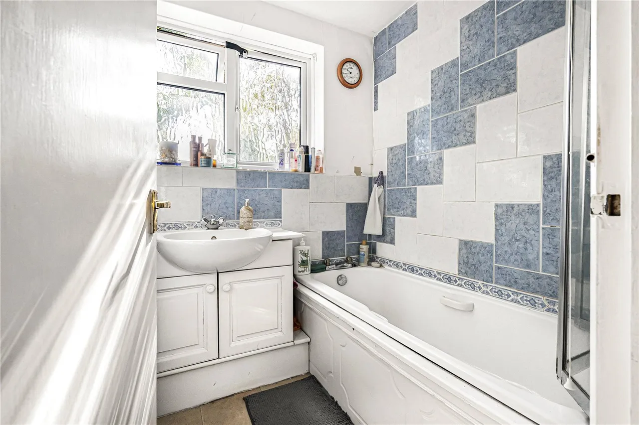 Trotsworth Court, Virginia Water, GU25, photo 11