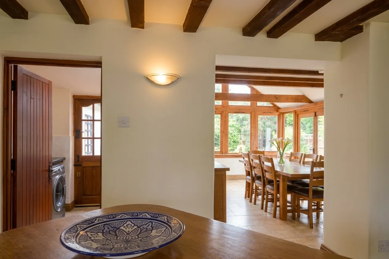 The Avenue, Worminghall, HP18, photo 2