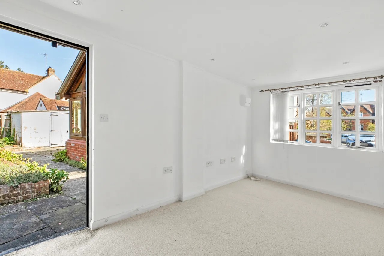 The Avenue, Worminghall, HP18, photo 13