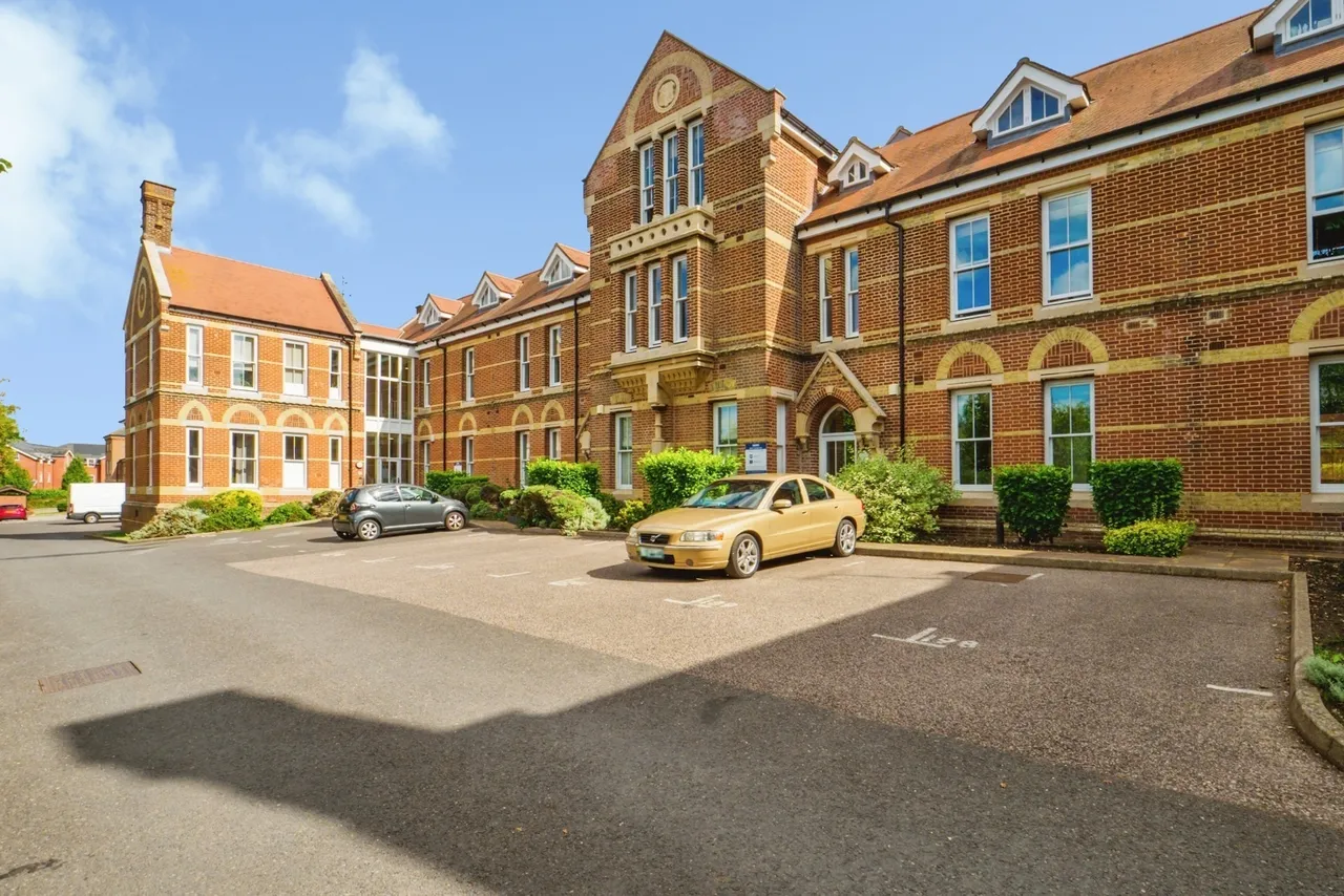 1 bed flat for sale — George Roche Road, Canterbury, Kent, CT1