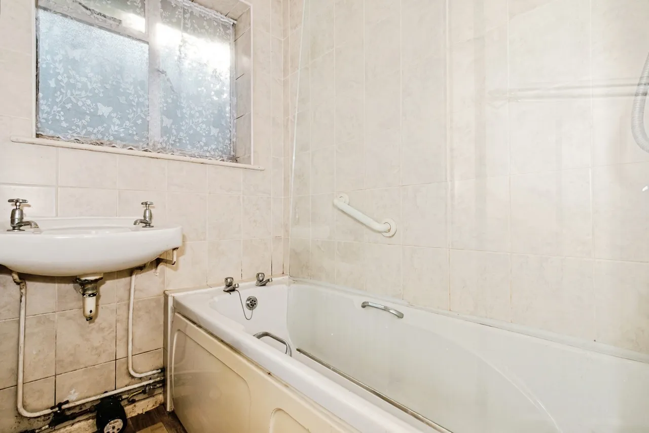 Sele Gardens, Upper Beeding, BN44, photo 7