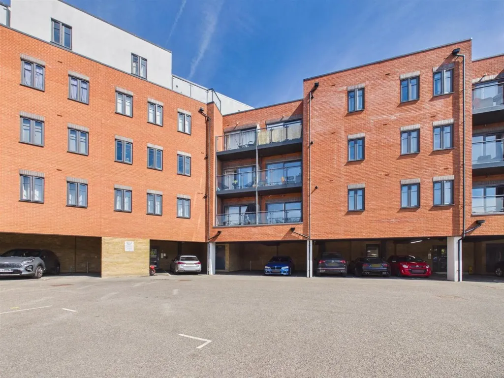 Exchange Street, Aylesbury, photo 10