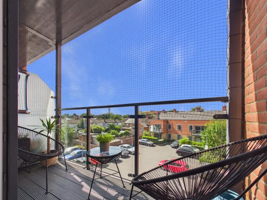 2 bed flat for sale, Exchange Street, Aylesbury