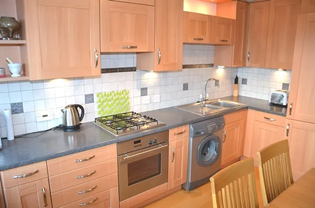 St Devenicks Crescent, Cults, AB15, photo 4