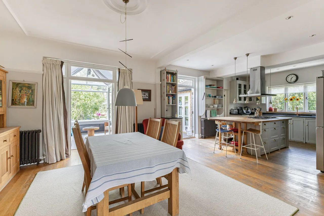 Wellesley Crescent, Twickenham, TW2, photo 3
