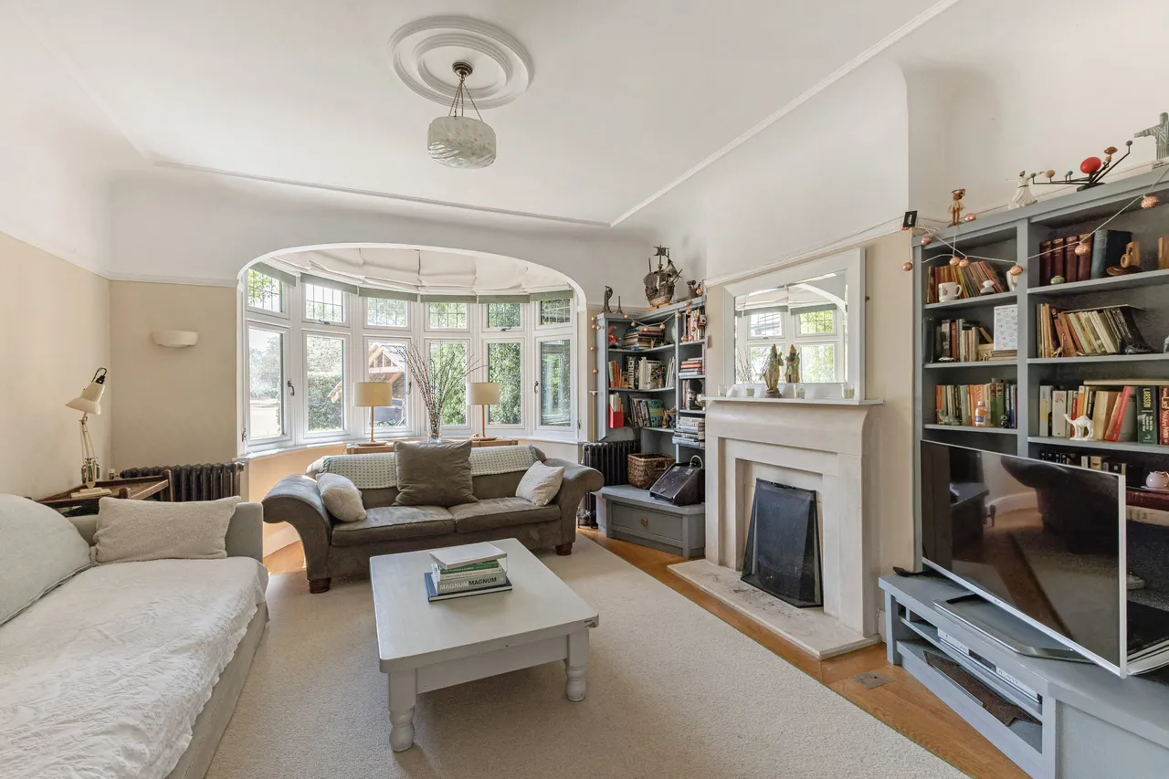 Wellesley Crescent, Twickenham, TW2, photo 2