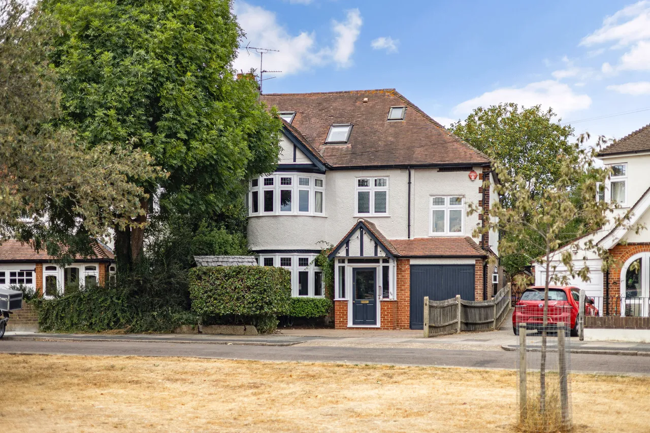 5 bed house for sale — Wellesley Crescent, Twickenham, TW2