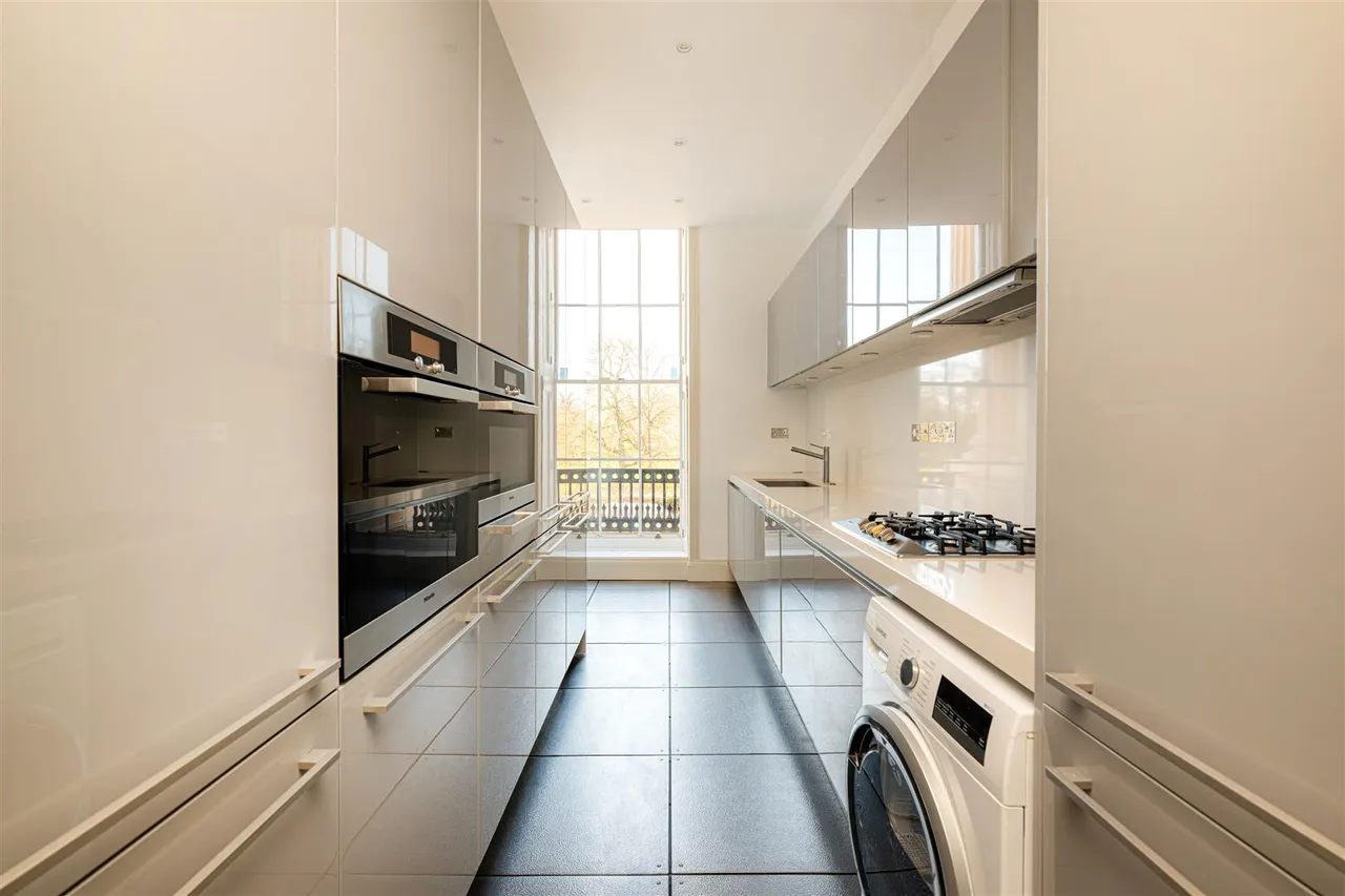 Gloucester Gate, Regent's Park, London, NW1 4HG, photo 5