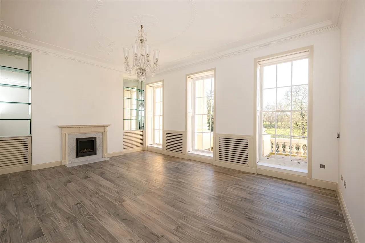 3 bed flat to rent — Gloucester Gate, Regent's Park, London, NW1 4HG