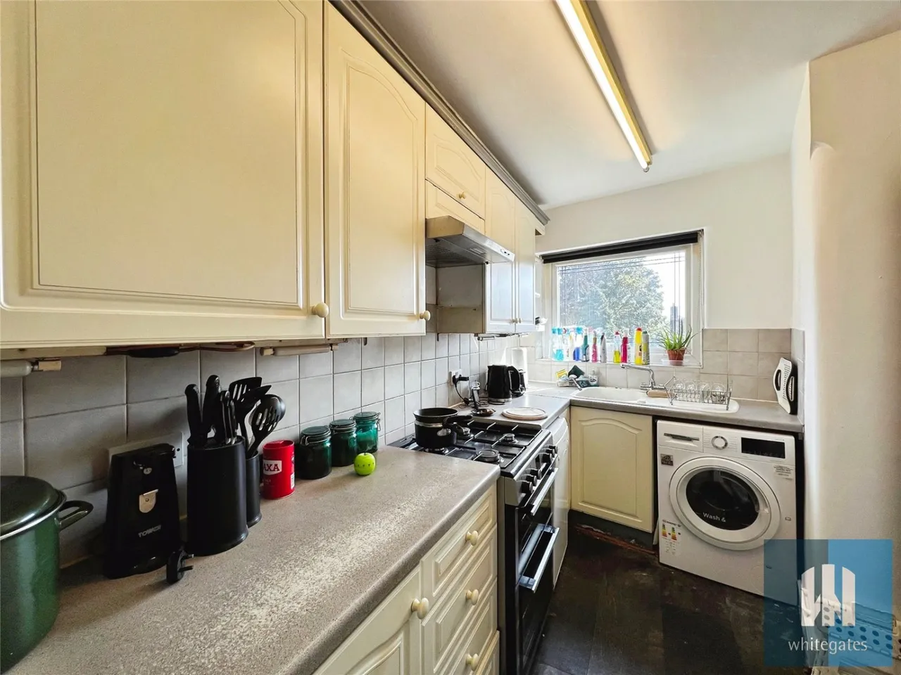 Central Avenue, Fartown, HD2, photo 9