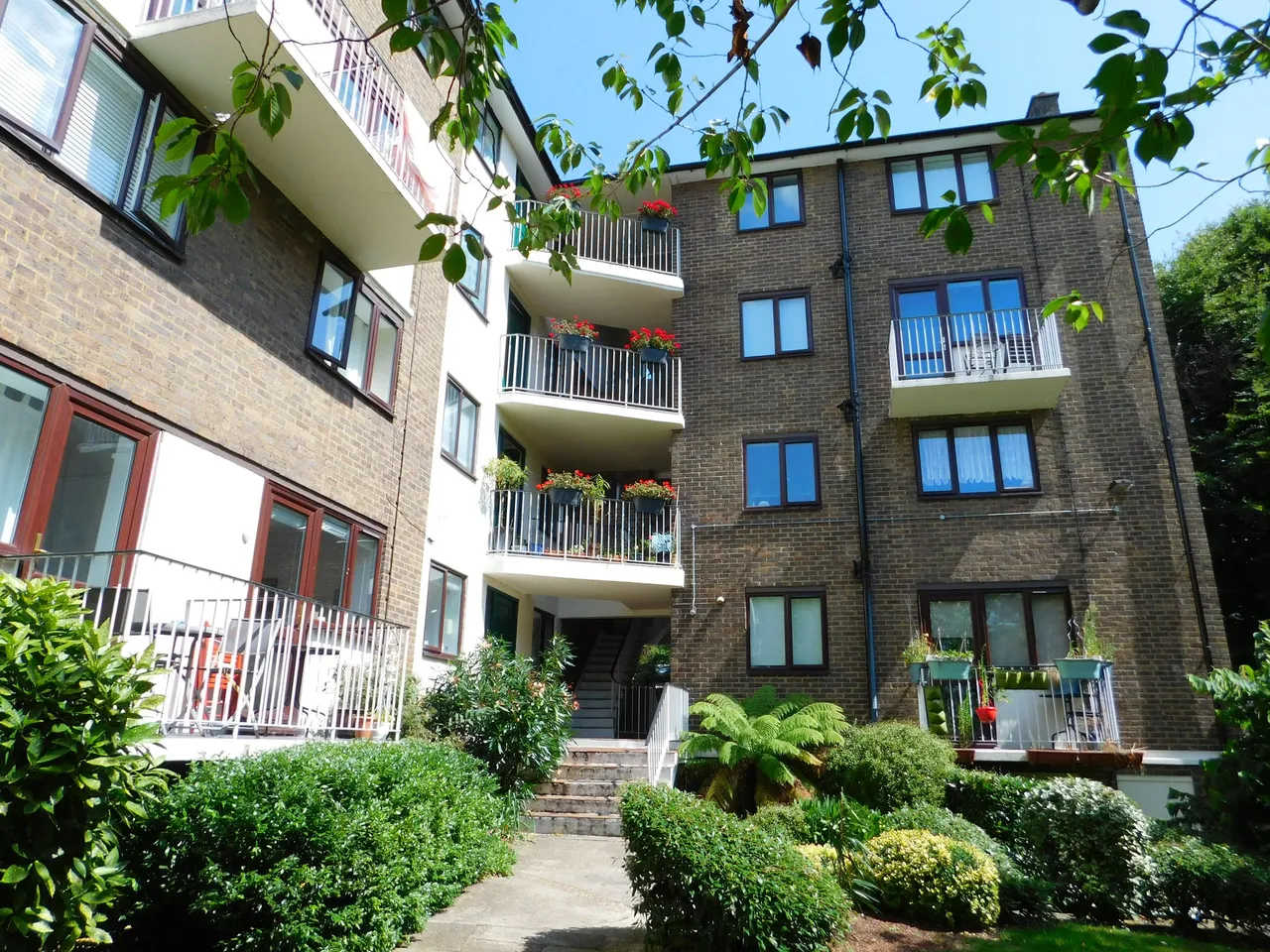 East Acton Lane, London, W3 7LB, photo 9