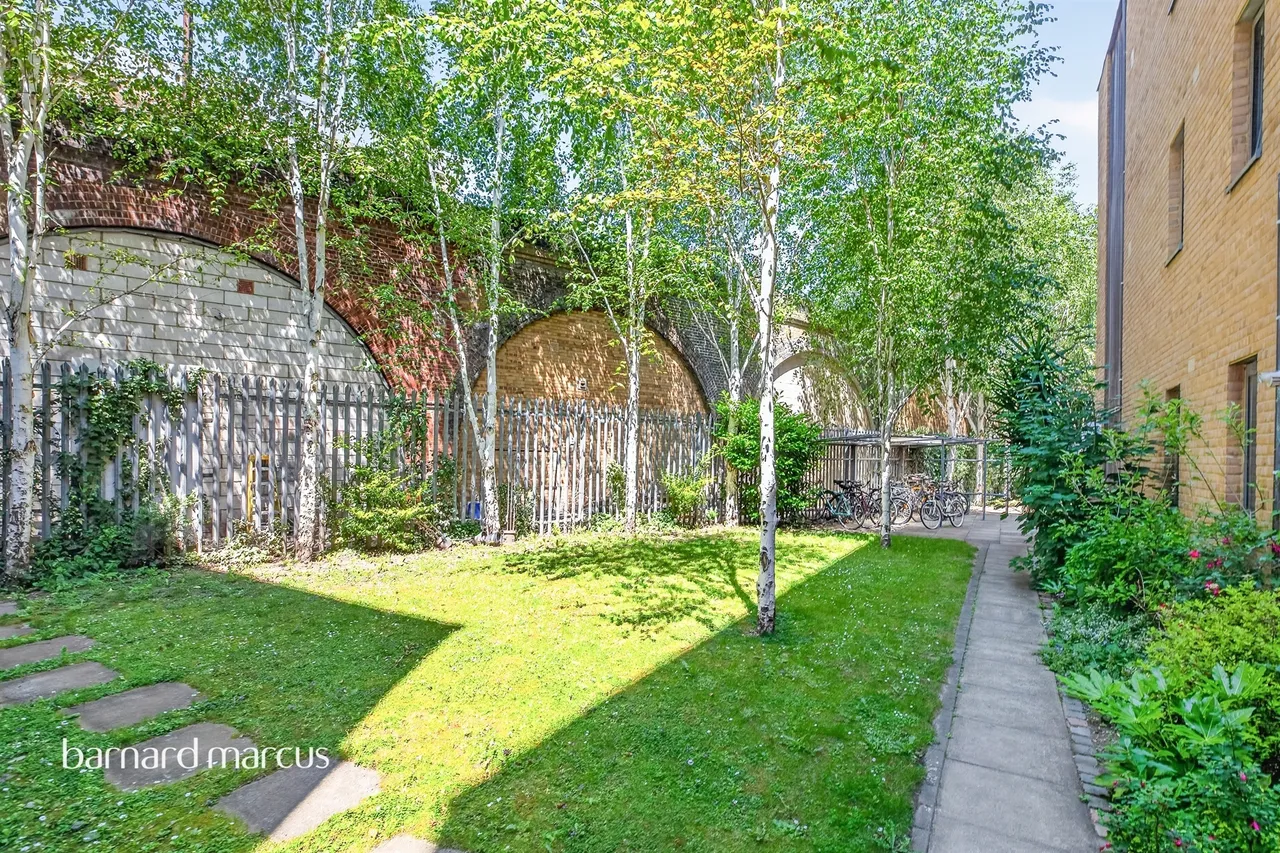 Queens Road, London, SE15, photo 15