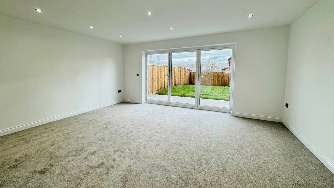Plot 2 Carr Head Lane, Poulton-Le-Fylde, FY6 8JB, photo 4