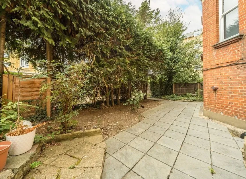 Claremont Gardens, Surbiton, KT6, photo 4