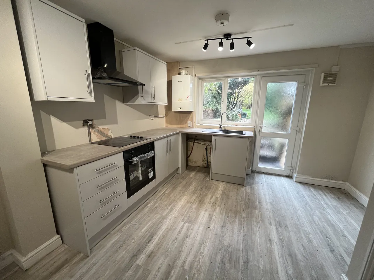 2 bed property to rent — Hurcott Road, DY10