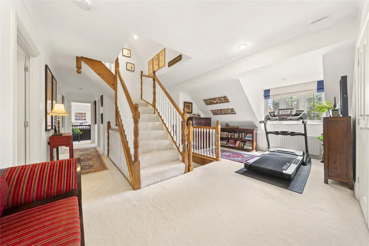 Queensgate, Fairmile Lane, Cobham, Surrey, KT11, photo 11