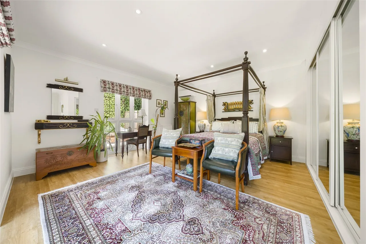 Queensgate, Fairmile Lane, Cobham, Surrey, KT11, photo 10