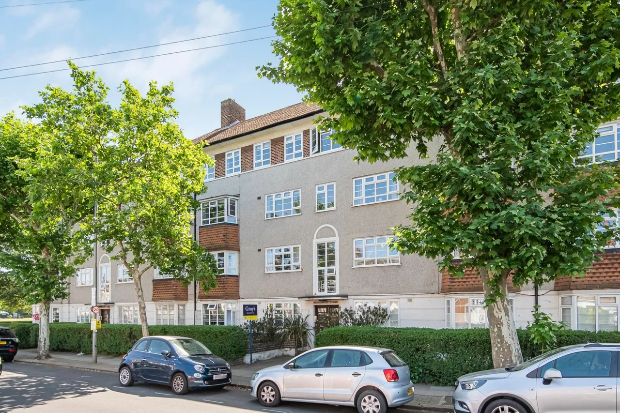 1 bed flat for sale, Burntwood Lane, Earlsfield, SW17