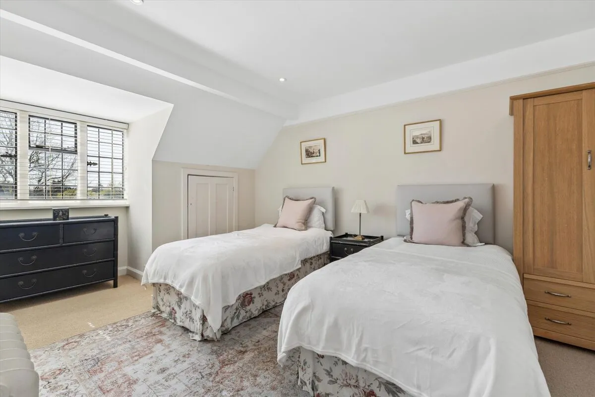 Danes Hill, The Hockering, GU22, photo 22