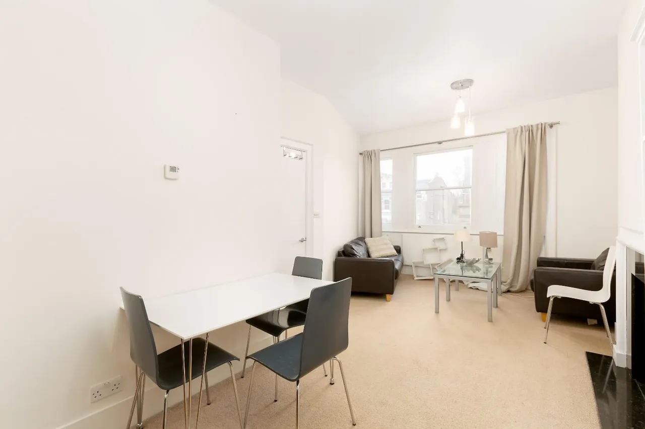 1 bed house to rent — Steeles Road Belsize Park, London NW3 4SE