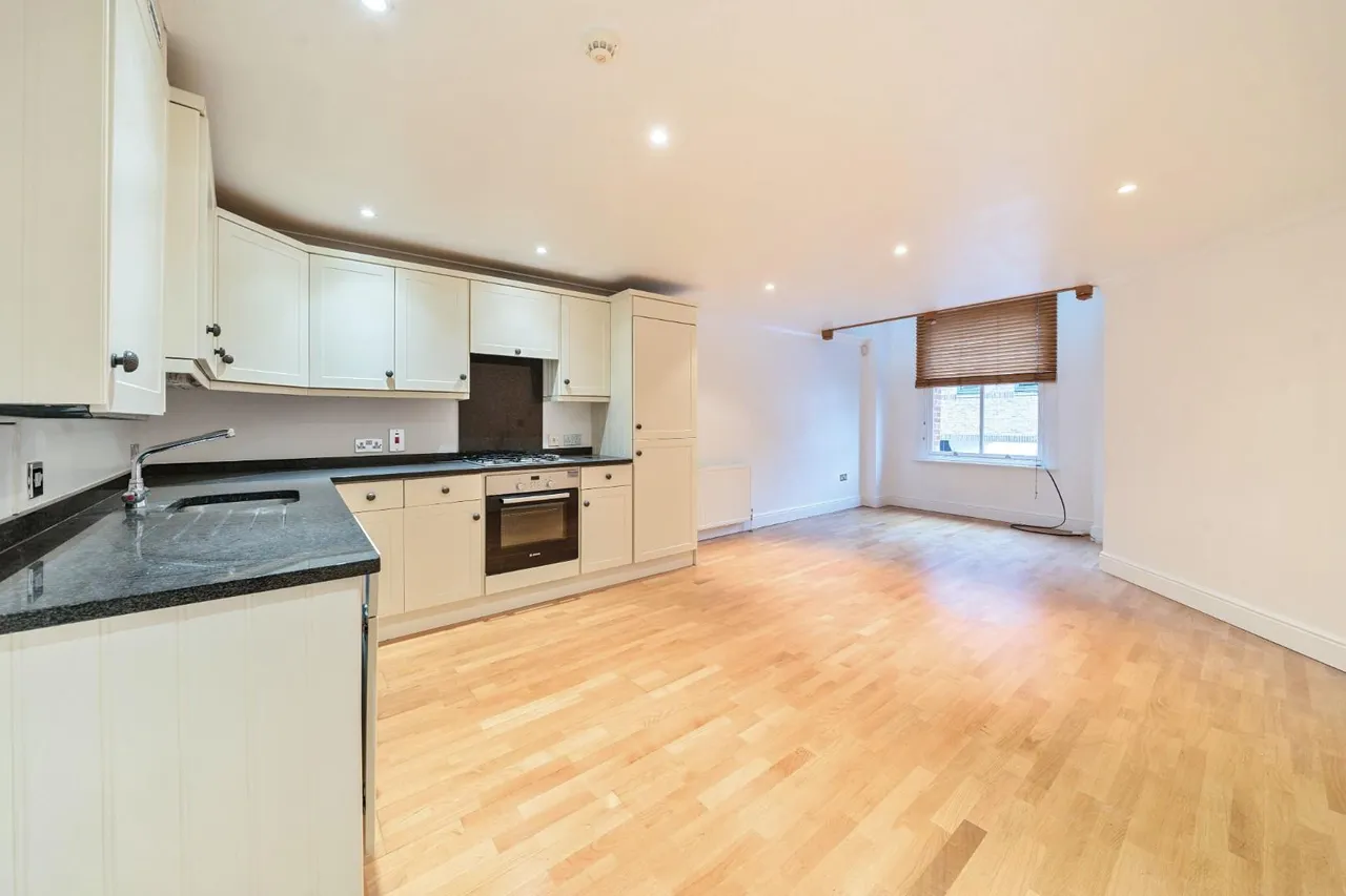 St. Leonards Road, Windsor, photo 2