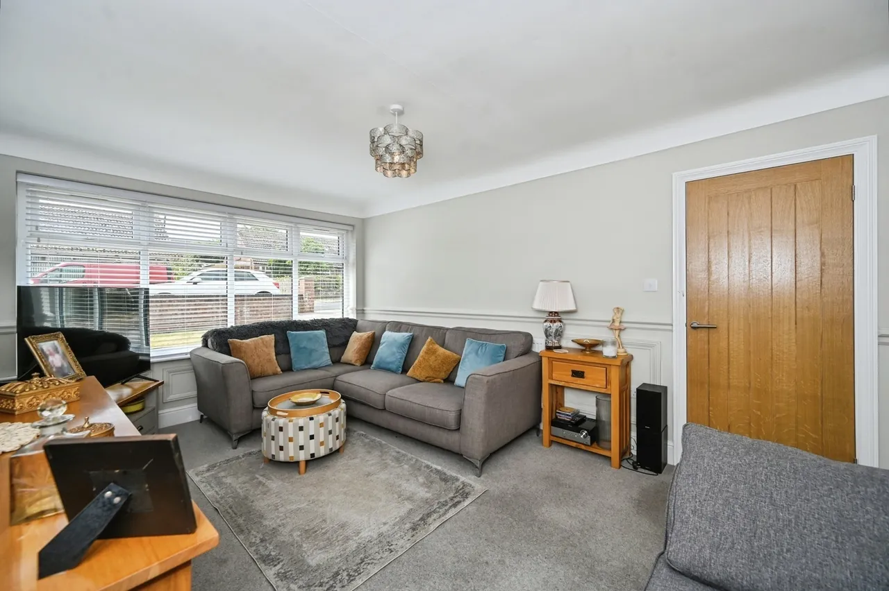 Rothesay Close, St. Helens, WA11, photo 11
