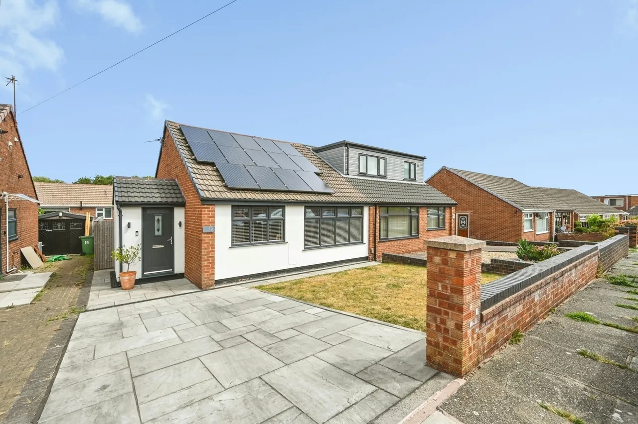 Rothesay Close, St. Helens, WA11, photo 17