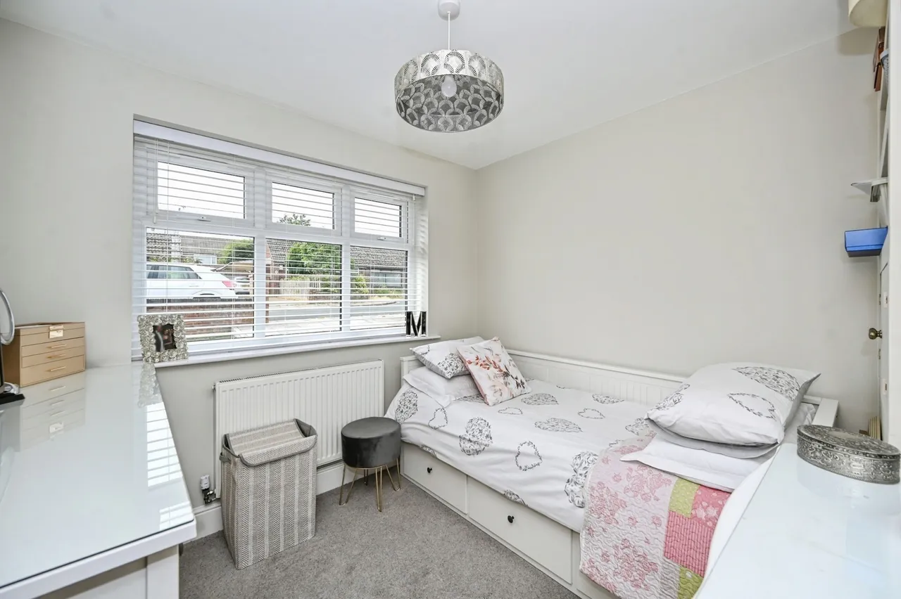Rothesay Close, St. Helens, WA11, photo 10