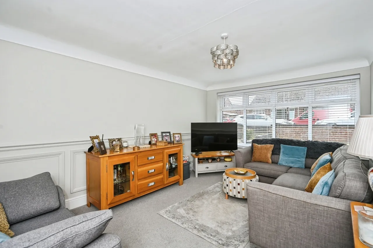 Rothesay Close, St. Helens, WA11, photo 13