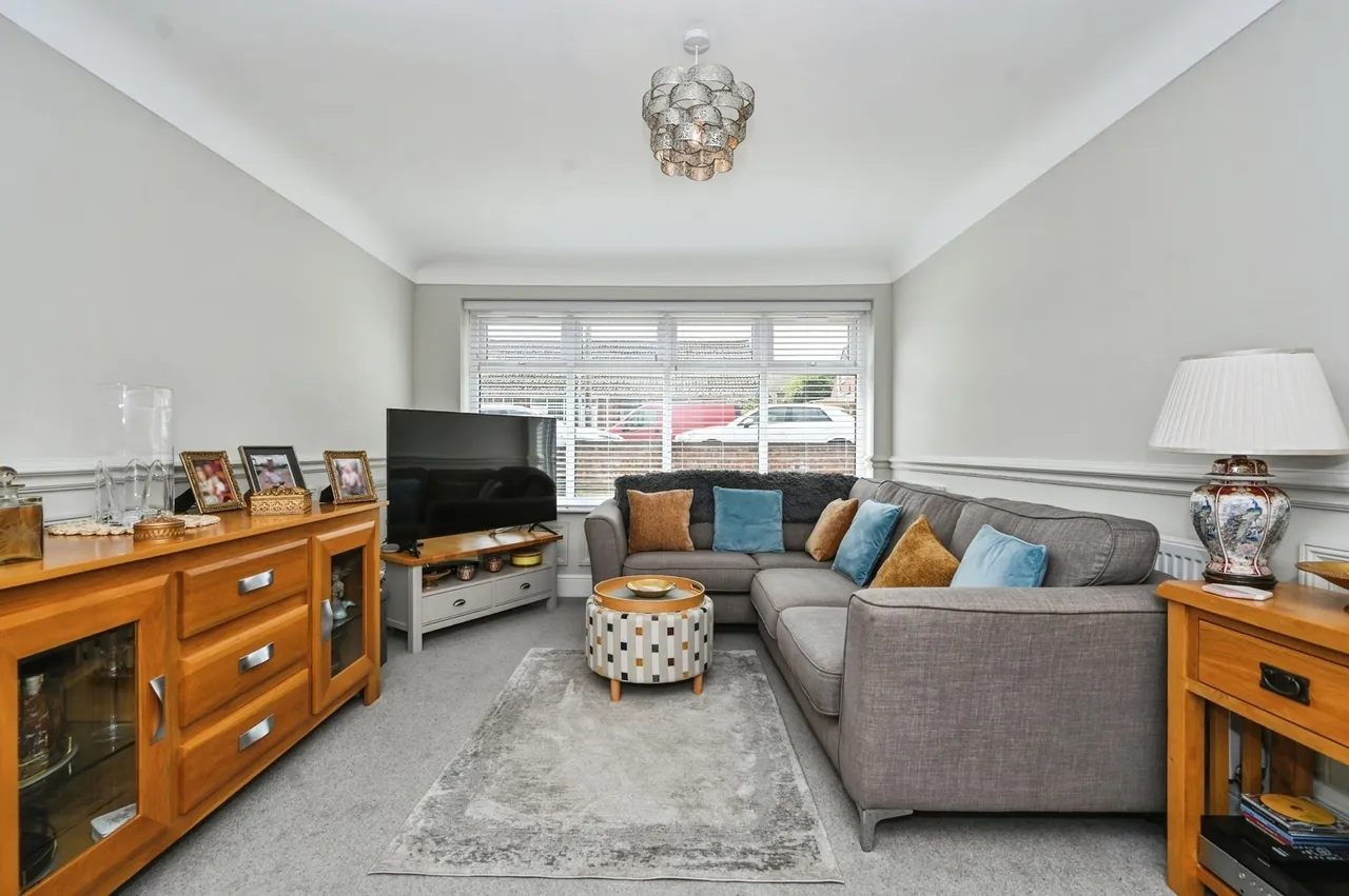 Rothesay Close, St. Helens, WA11, photo 4