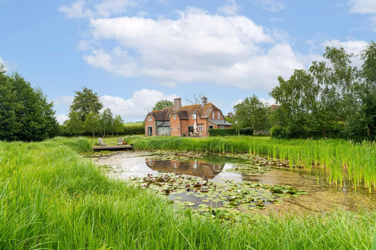 4 bed house for sale — Hinton Parva, Wimborne, Dorset, BH21 4JG