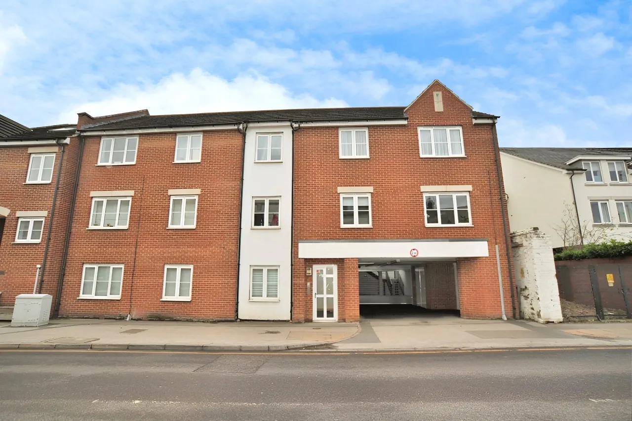 1 bed flat to rent — Walsworth Road, Hitchin, SG4