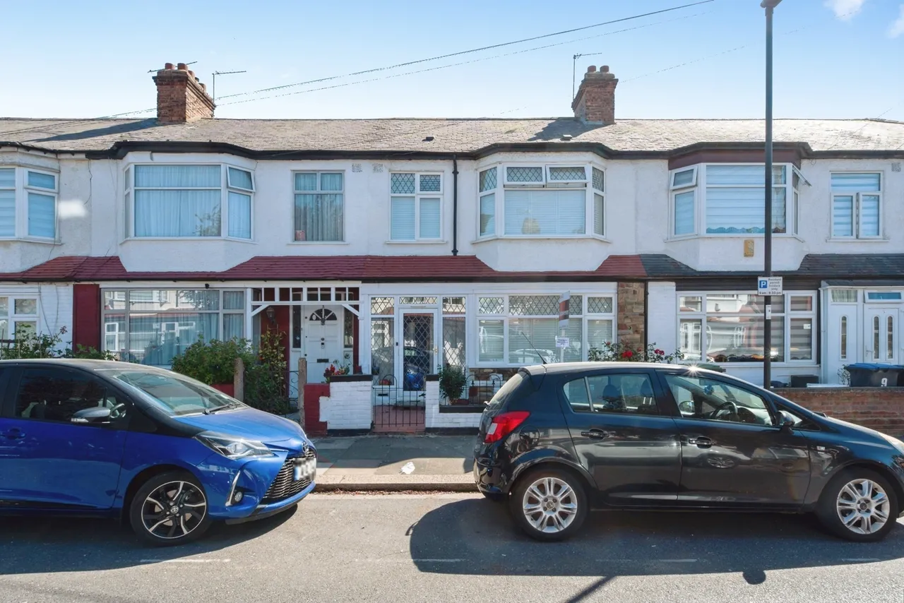 3 bed house for sale — Parkstone Avenue, LONDON, London, N18