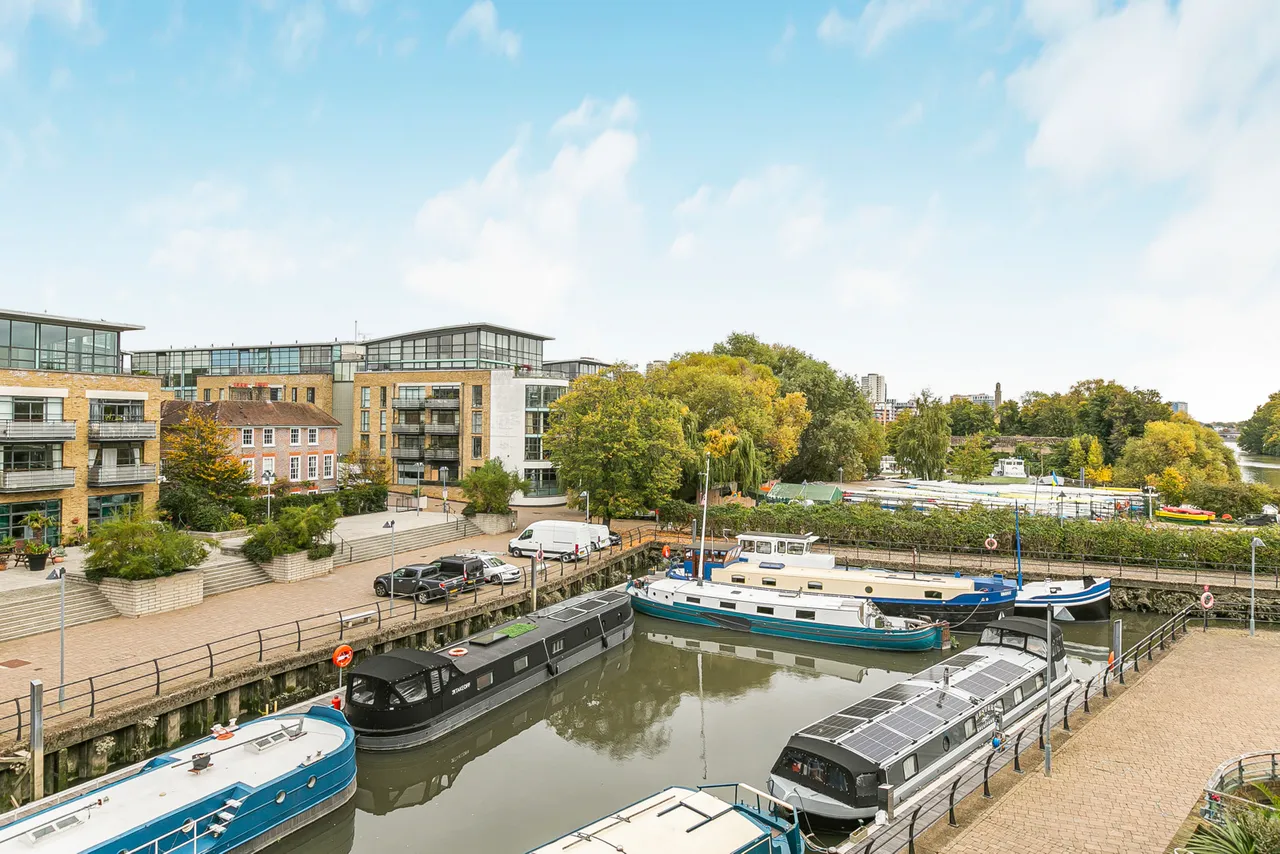 Point Wharf Lane, Brentford, TW8, photo 9