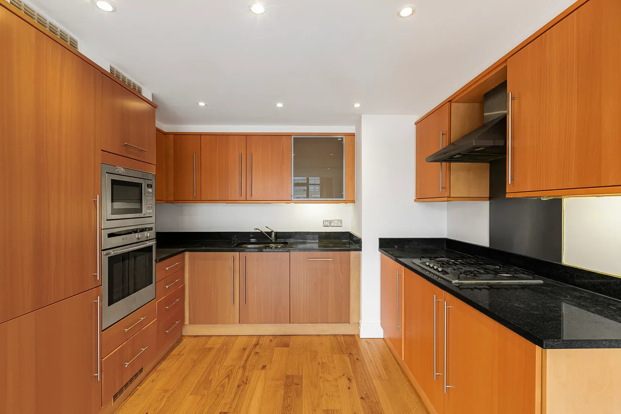 Point Wharf Lane, Brentford, TW8, photo 5