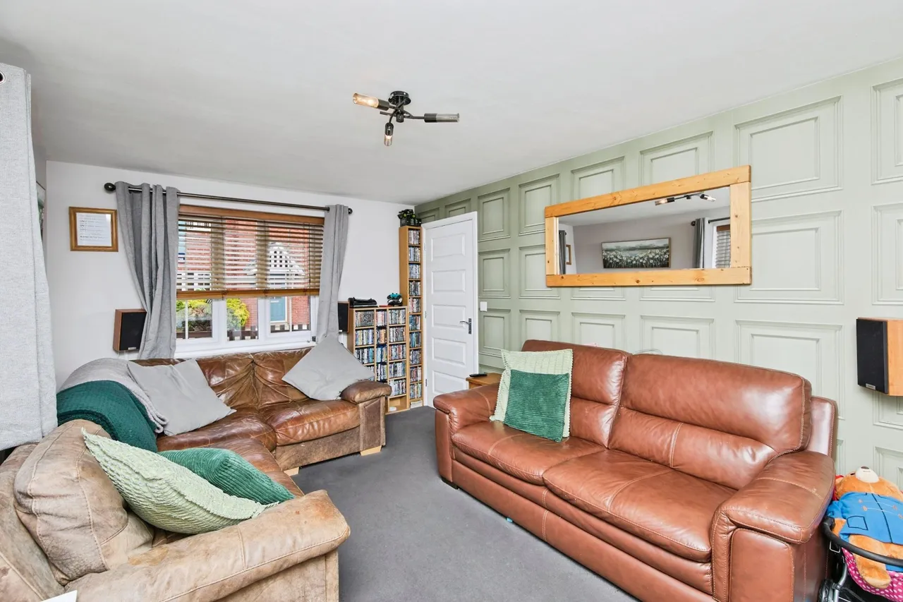 Sunderland Close, Church Gresley, DE11, photo 6