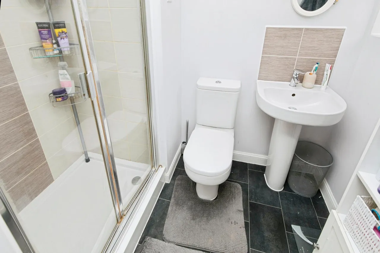 Sunderland Close, Church Gresley, DE11, photo 14