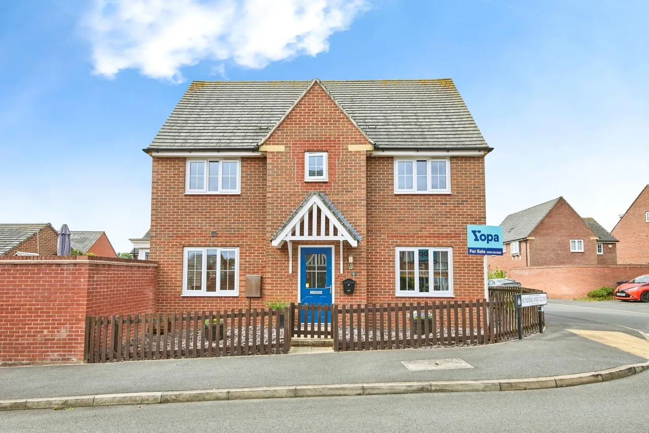 Sunderland Close, Church Gresley, DE11, photo 24