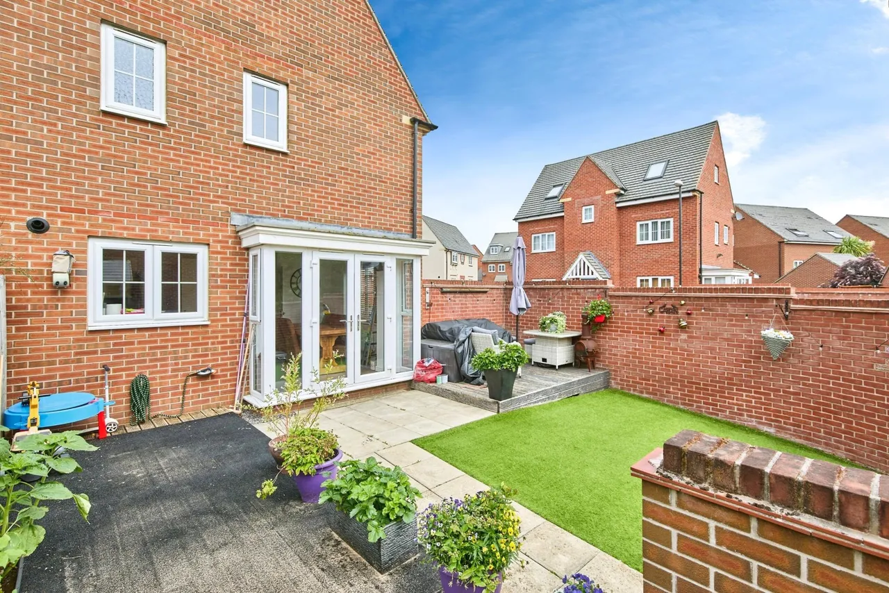 Sunderland Close, Church Gresley, DE11, photo 22