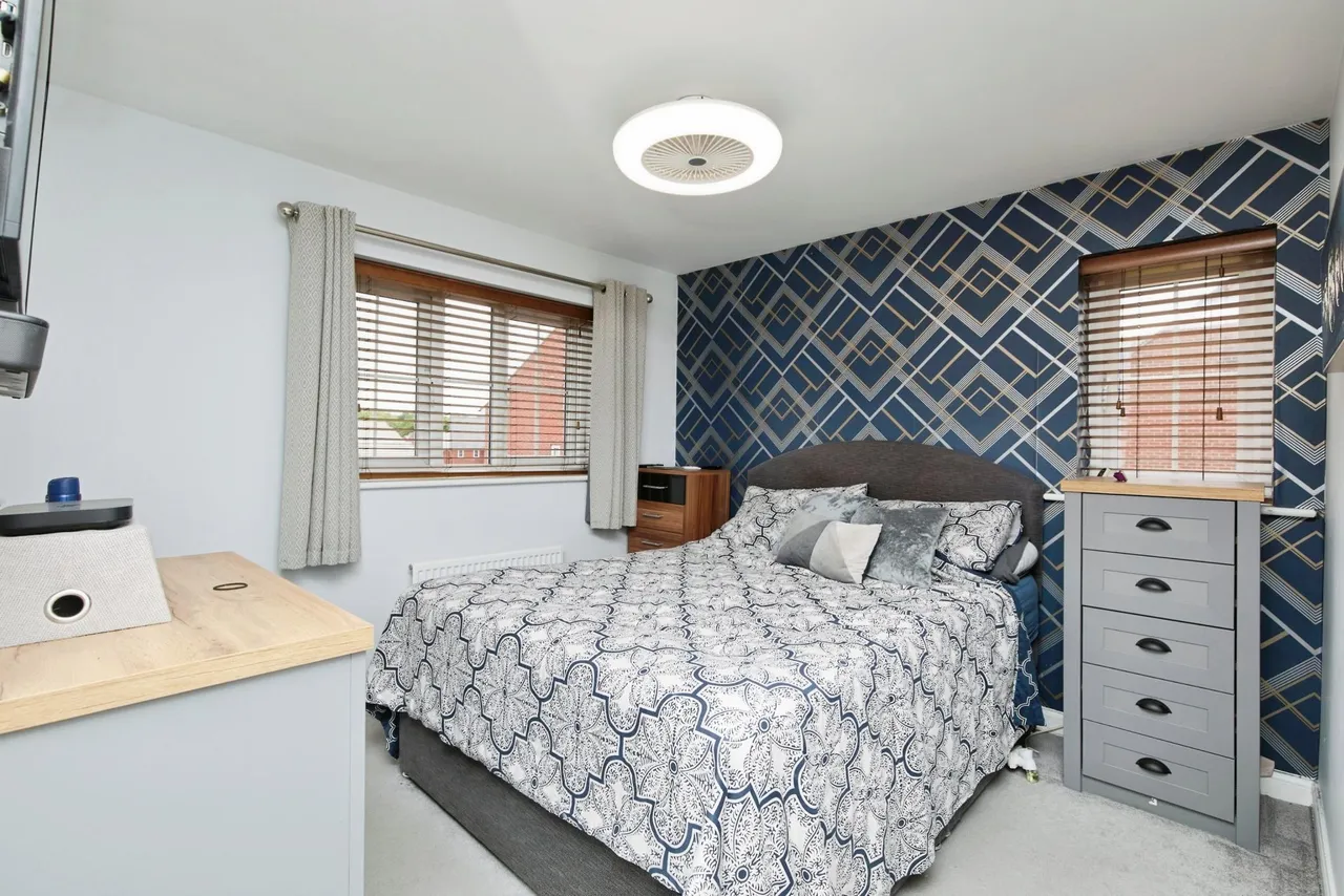 Sunderland Close, Church Gresley, DE11, photo 12